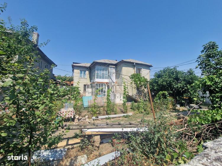 Km 5 - Casa 5 camere Bca, Teren 250mp, necesita renovare- 100.000euro - 2