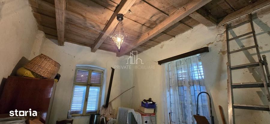 Casă cu 5 camere cu Teren 805 Mp în Vânători