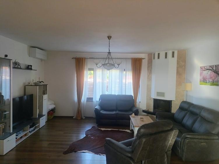 Casă individuală cu 5 camere cu Garaj în Dârza