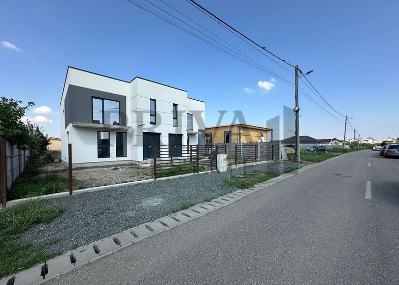 Duplex cu 4 camere cu Canalizare în Dumbrăvița