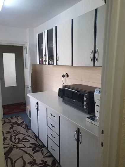 Apartament cu 4 camere decomandat în Exterior Vest