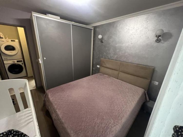 Apartament cu 2 camere semidecomandat, mobilat în Tei