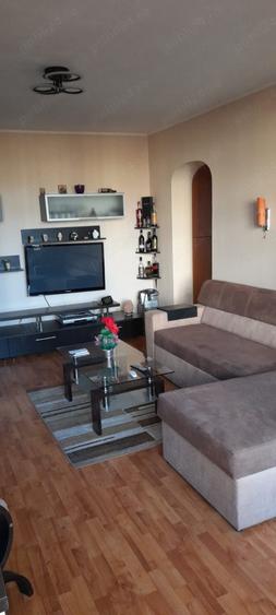 Apartament cu 2 camere semidecomandat în Cugir