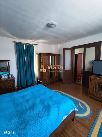 Casă cu 4 camere decomandat cu Teren 2300 Mp în Central