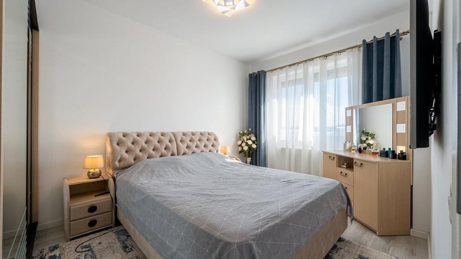 Apartament cu 2 camere semidecomandat, mobilat în Dobroești