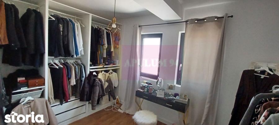 Casă cu 5 camere cu Teren 470 Mp în Săbăreni