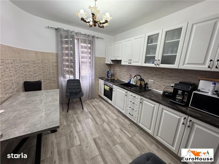 Casă cu 4 camere cu Teren 610 Mp în Central