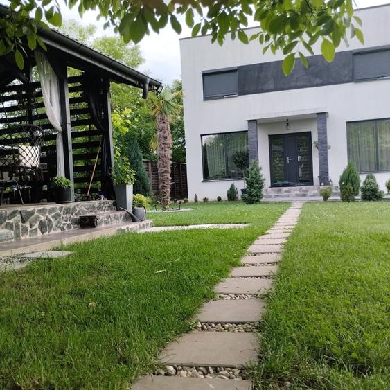 Casă cu 3 camere în Clociov