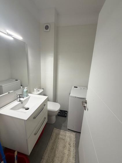 Apartament cu 3 camere decomandat în Sisești