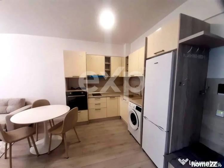 Apartament cu 2 camere decomandat, mobilat în Central