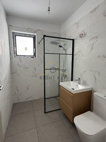 Casă individuală cu 4 camere cu Canalizare în Gulia