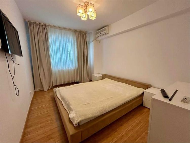 Apartament cu 3 camere decomandat în Dorobanți