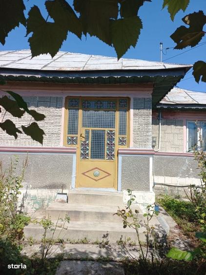 Casă cu 4 camere în Cocorăștii Grind