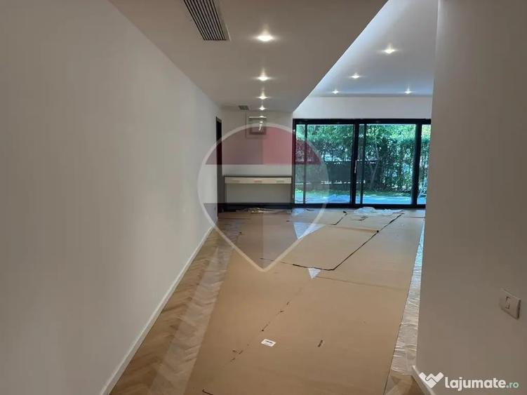 Apartament cu 3 camere semidecomandat în Primăverii