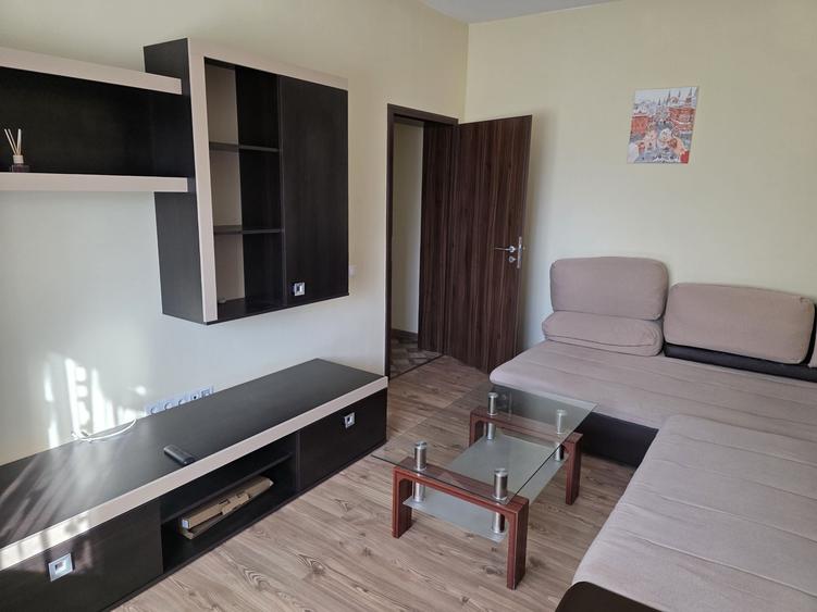 Inchiriez apartament decomandat 2 camere - 2