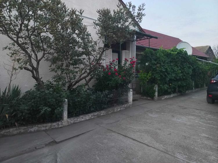 Casă cu 4 camere în Sânmartin