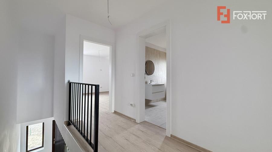 Duplex cu 4 camere cu Canalizare în Moșnița Veche