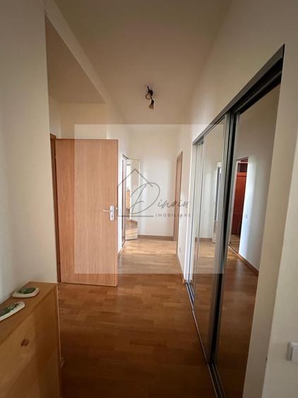 Apartament cu 3 camere decomandat, mobilat în Central
