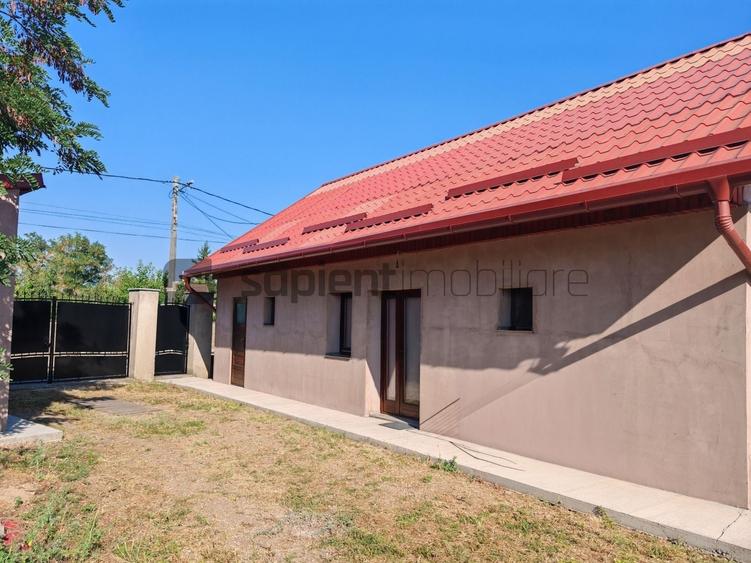 Casă individuală cu 3 camere cu Canalizare în Cauaceu