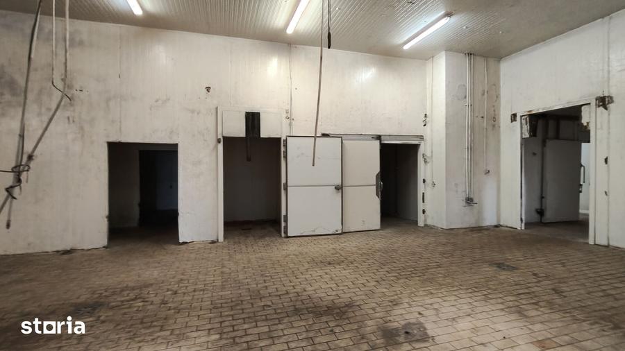 Spațiu comercial, de 1,000 mp, în Sud