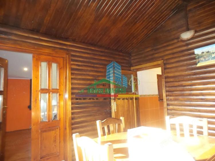 Apartament cu 6 camere decomandat în Central
