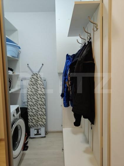 Apartament cu 4 camere semidecomandat, mobilat în Tractorul