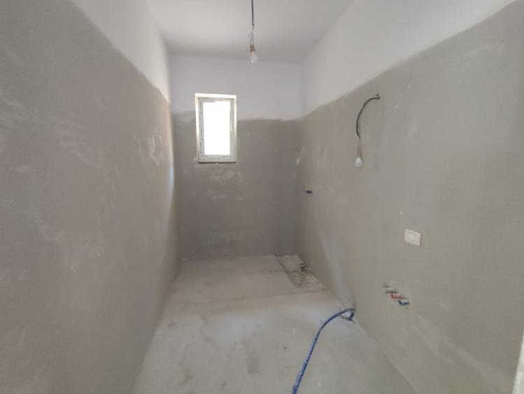 Casă individuală cu 4 camere cu Teren 350 Mp în Cugir