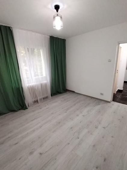 Apartament cu 3 camere decomandat în Tătărași