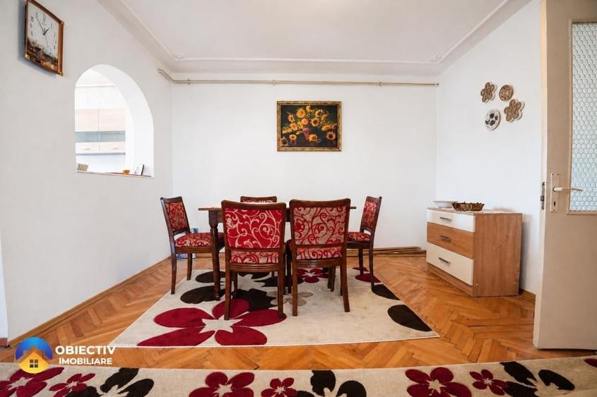 Apartament cu 4 camere semidecomandat în Mărăței