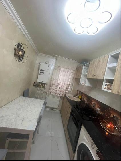 Apartament cu 2 camere decomandat în Vitan