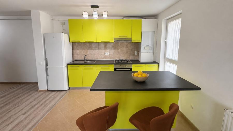 Apartament cu 2 camere decomandat, mobilat în Tractorul
