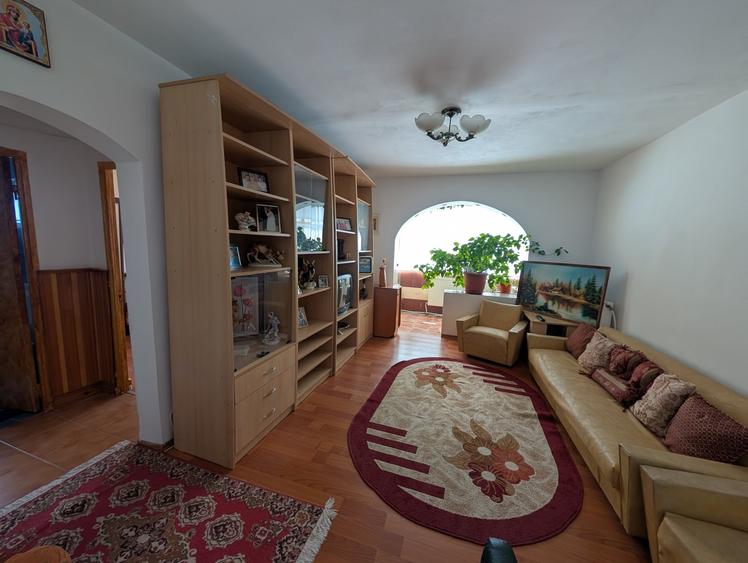Apartament 3 camere Buhuși - Republicii Penny - 2