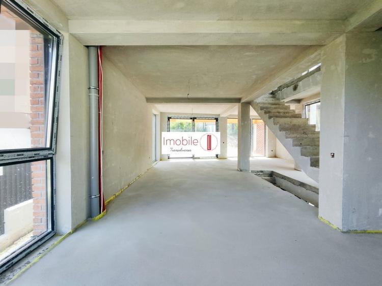 Casă individuală cu 4 camere cu Canalizare în Gruia