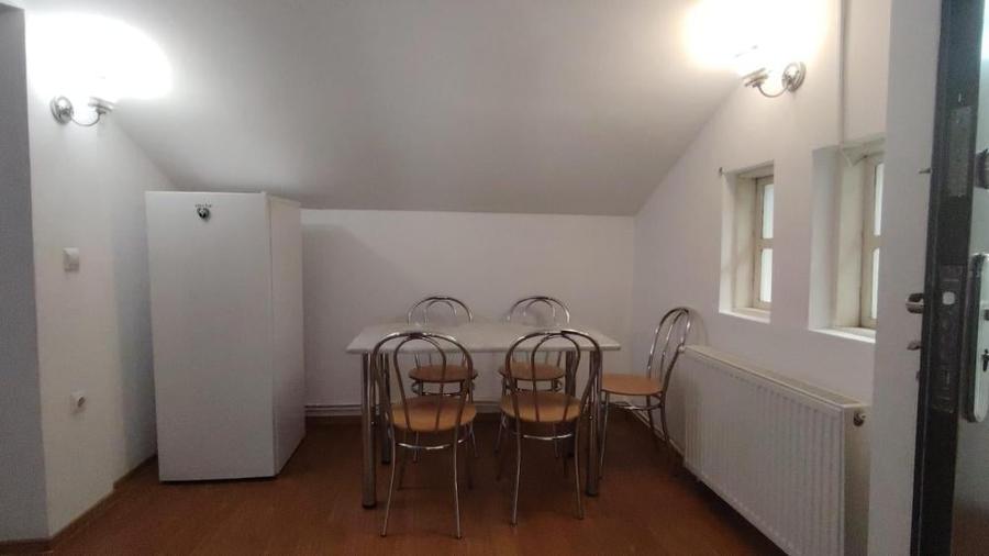 Apartament cu 4 camere în Parcul Carol