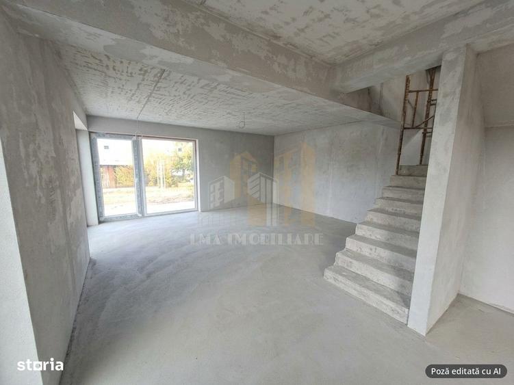 Casă cu 4 camere decomandat cu Canalizare în Sânpetru