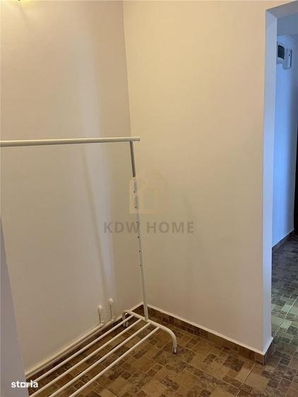 Apartament cu 3 camere decomandat în Tei