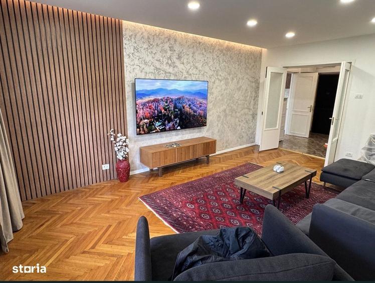 Apartament cu 4 camere decomandat, mobilat în Băneasa