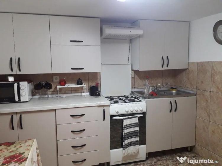 Casă cu 3 camere cu Teren 1800 Mp în Plopeni