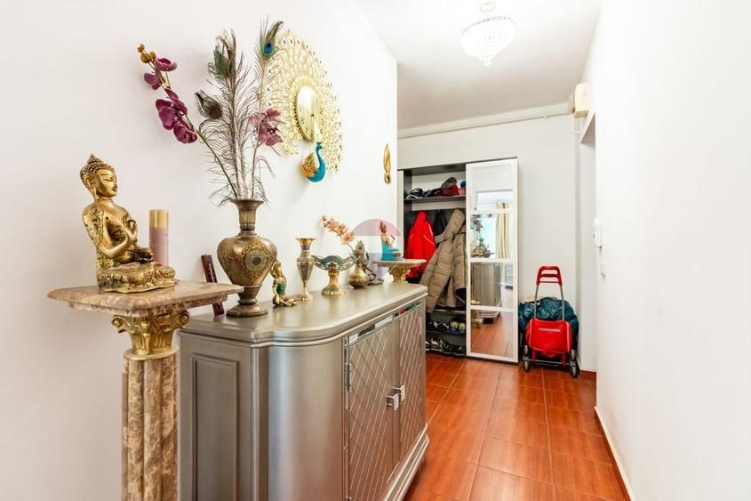 Apartament cu 2 camere semidecomandat, mobilat în Nord