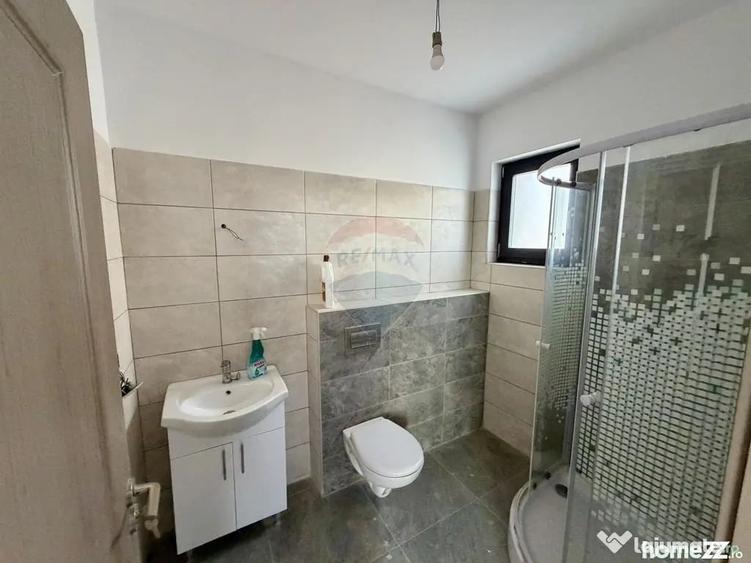 Casă cu 3 camere cu Teren 400 Mp în Golești