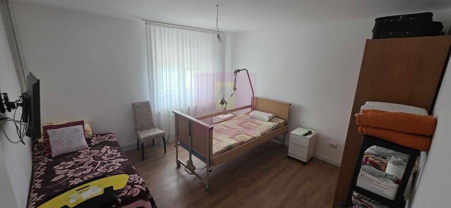 Casă individuală cu 4 camere cu Canalizare în Central
