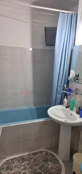 Apartament cu 3 camere decomandat, mobilat în Lipovei
