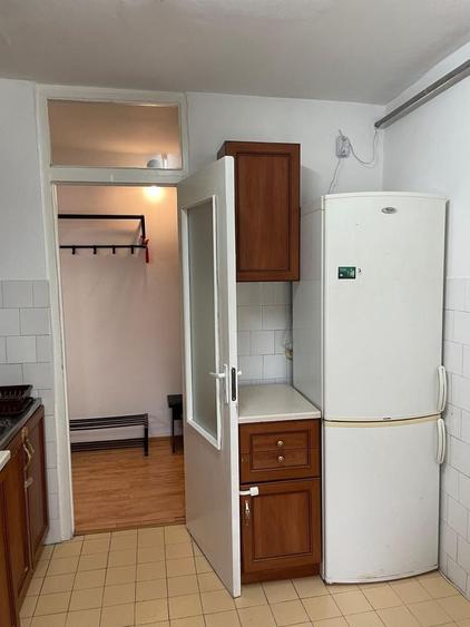 Apartament cu 2 camere semidecomandat în Soarelui