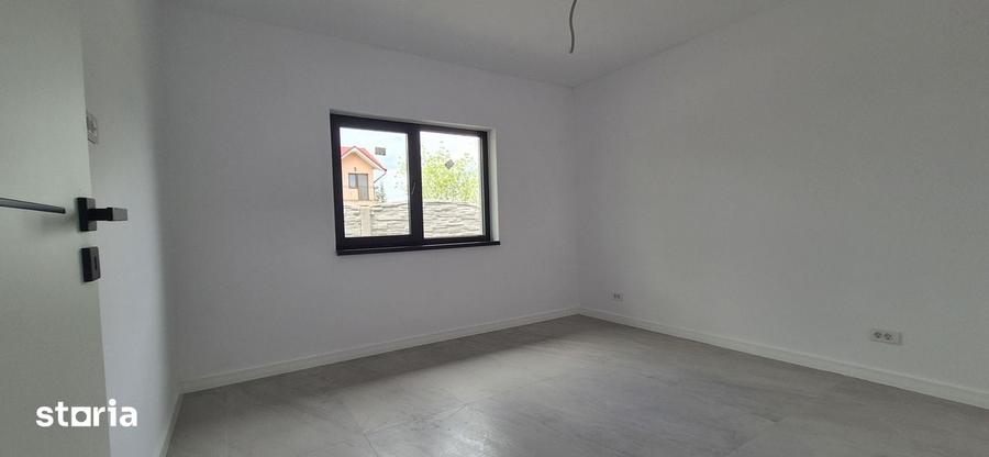 Casă cu 4 camere cu Teren 350 Mp în Clinceni