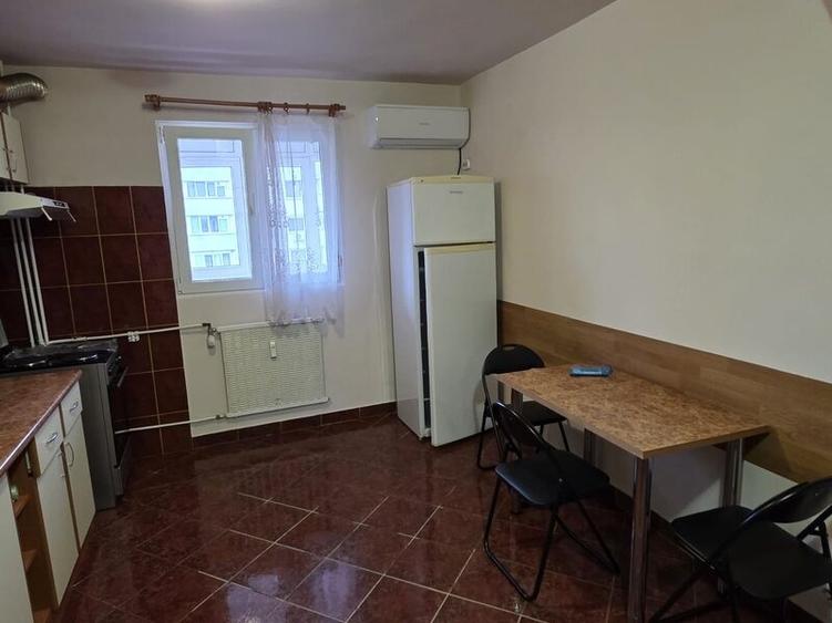 Apartament cu 2 camere decomandat în Dristor