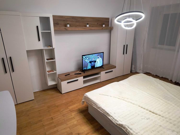 Apartament cu 3 camere decomandat în Păcurari