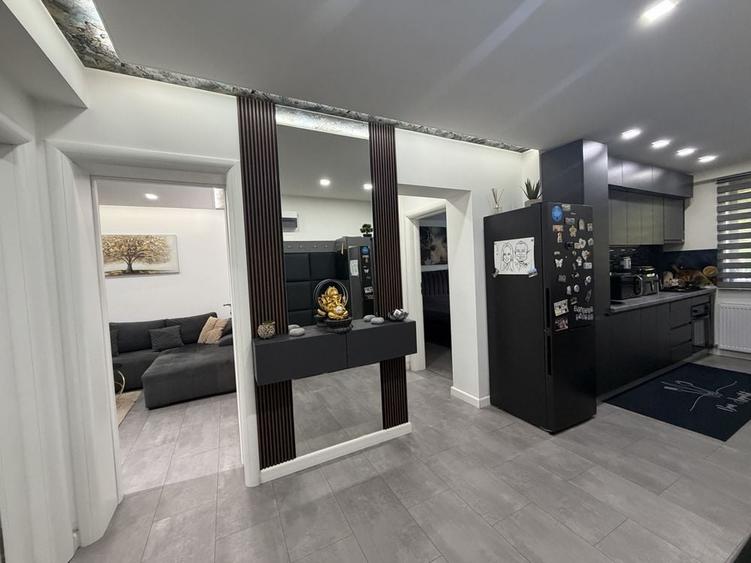 Apartament ultracentral , 3 camere , decomandat - 7