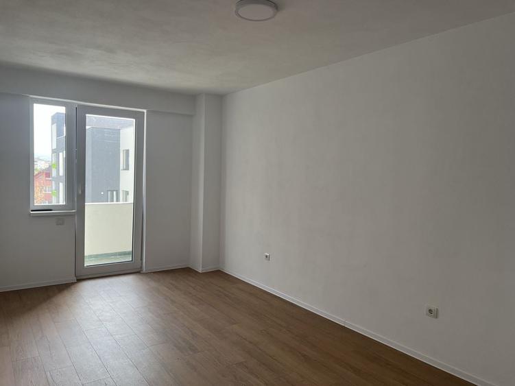 Apartament cu 2 camere semidecomandat în Exterior Vest