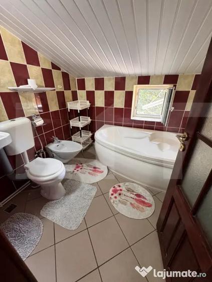 Apartament cu 3 camere semidecomandat în Central