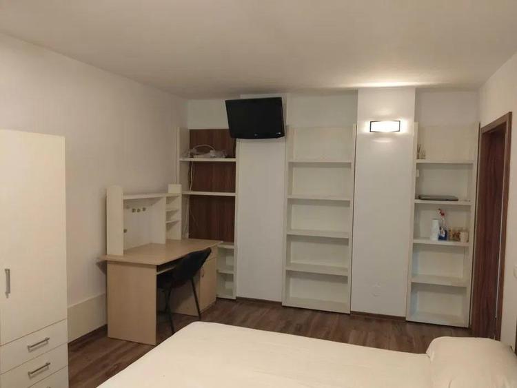 Garsonieră decomandată, mobilată în Gară